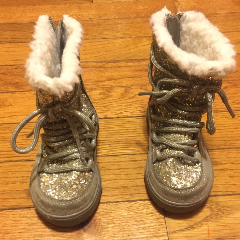 Toddler Girl's Glitter Boots!